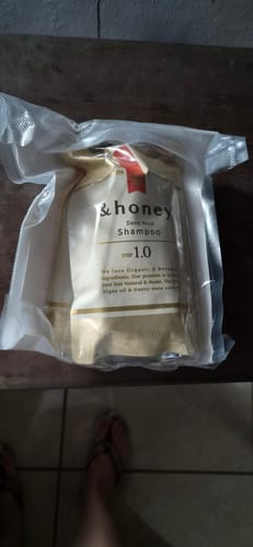 Customer's & Honey Deep Moist Shampoo refill pouch, sealed in clear protective plastic packaging.