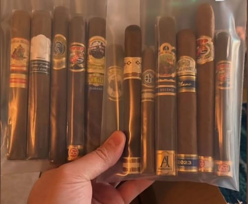 Customer photo review of Chester Cigar: Esquire Tier