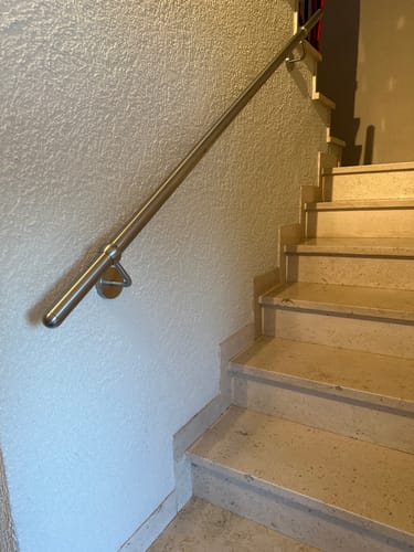 Customer photo review of Edelstahl Handlauf nach Maß mit Wandhalterung – Kugelringhalter