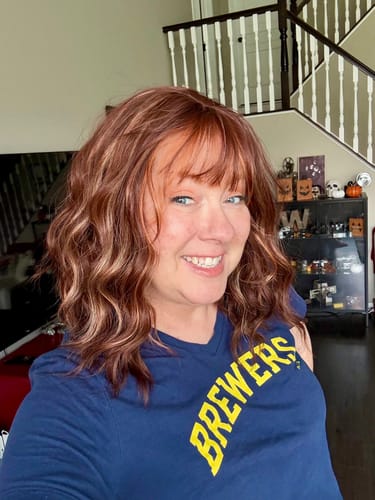 Customer photo review of JBEXTENSION 14 Inches Scalpiana Wave Toasted Sienna 3.5X4 Hard Silky Top Natural Scalp Effect Wig with Bangs OSSIE SHORT - TOASTED SIENNA