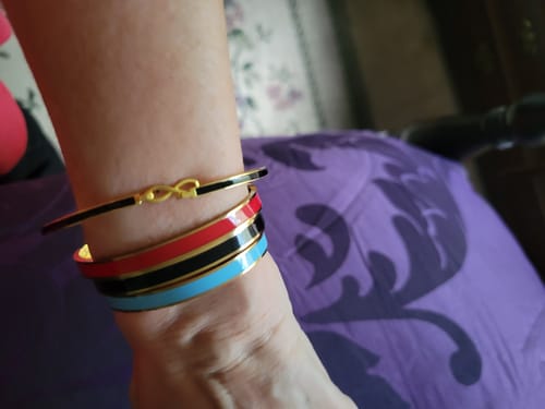 Customer photo review of New Plan Color Cuff Bracelet