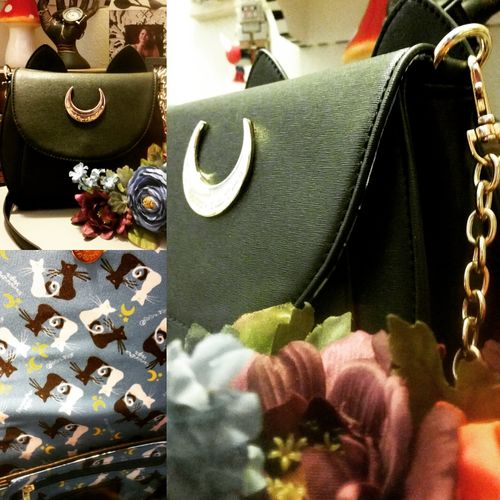 Customer photo review of White/Black Sailor Moon Luna/Artemis Shoulder Bag SP152413