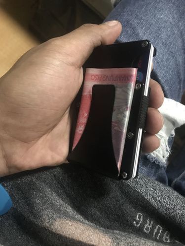 Customer photo review of The Minimalist Wallet
