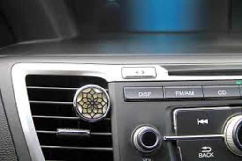 Customer photo review of Essential Oil Car Vent Diffuser Clip