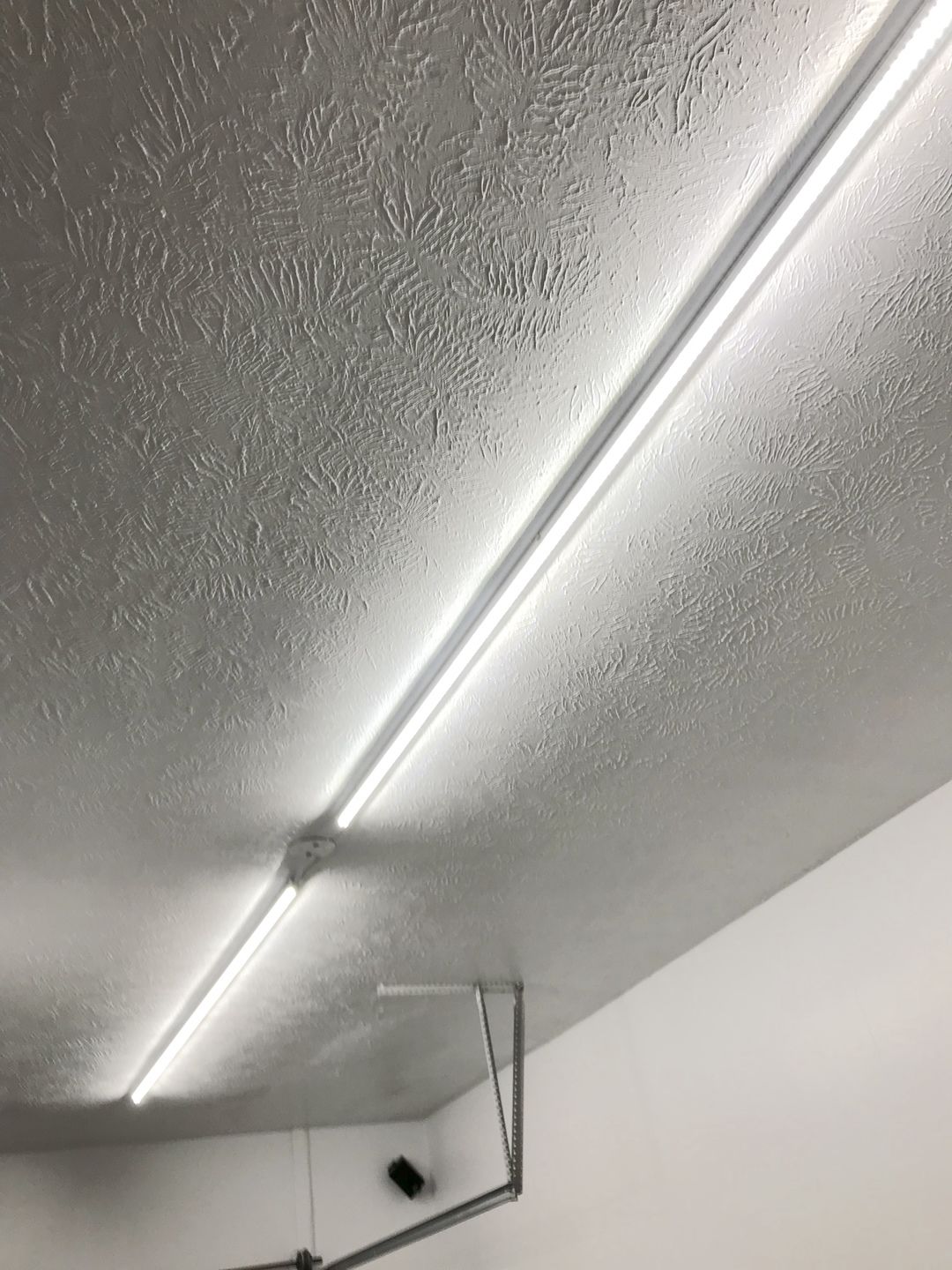 Customer photo review of T8 8ft V shape LED tube 60w Integrated 5000k Clear