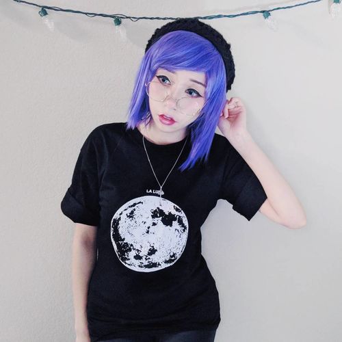 Customer photo review of "La Luna" T-Shirt