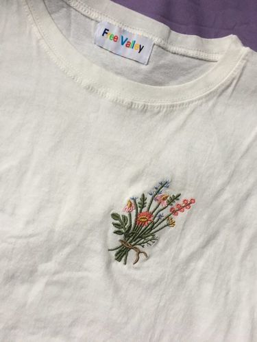 Customer photo review of PLANT FLOWERS EMBROIDERY PATCH TSHIRT