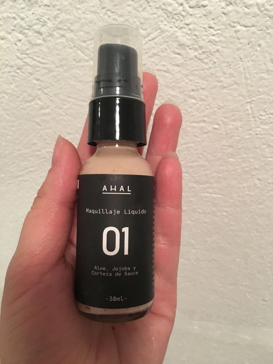 Customer photo review of Maquillaje Líquido 01