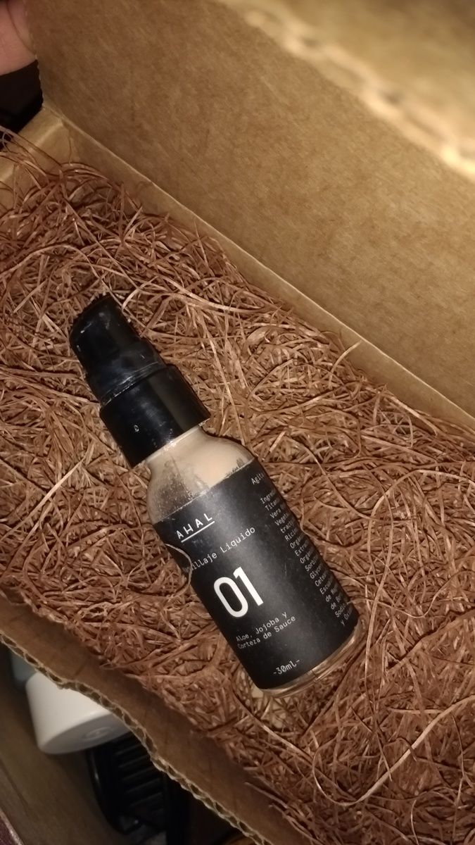 Customer photo review of Maquillaje Líquido 01
