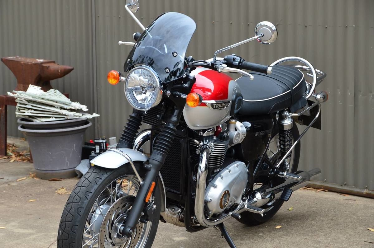 I ordered a Dart Marlin (Dark Tint) for my 2016 Triumph T120. Delivery