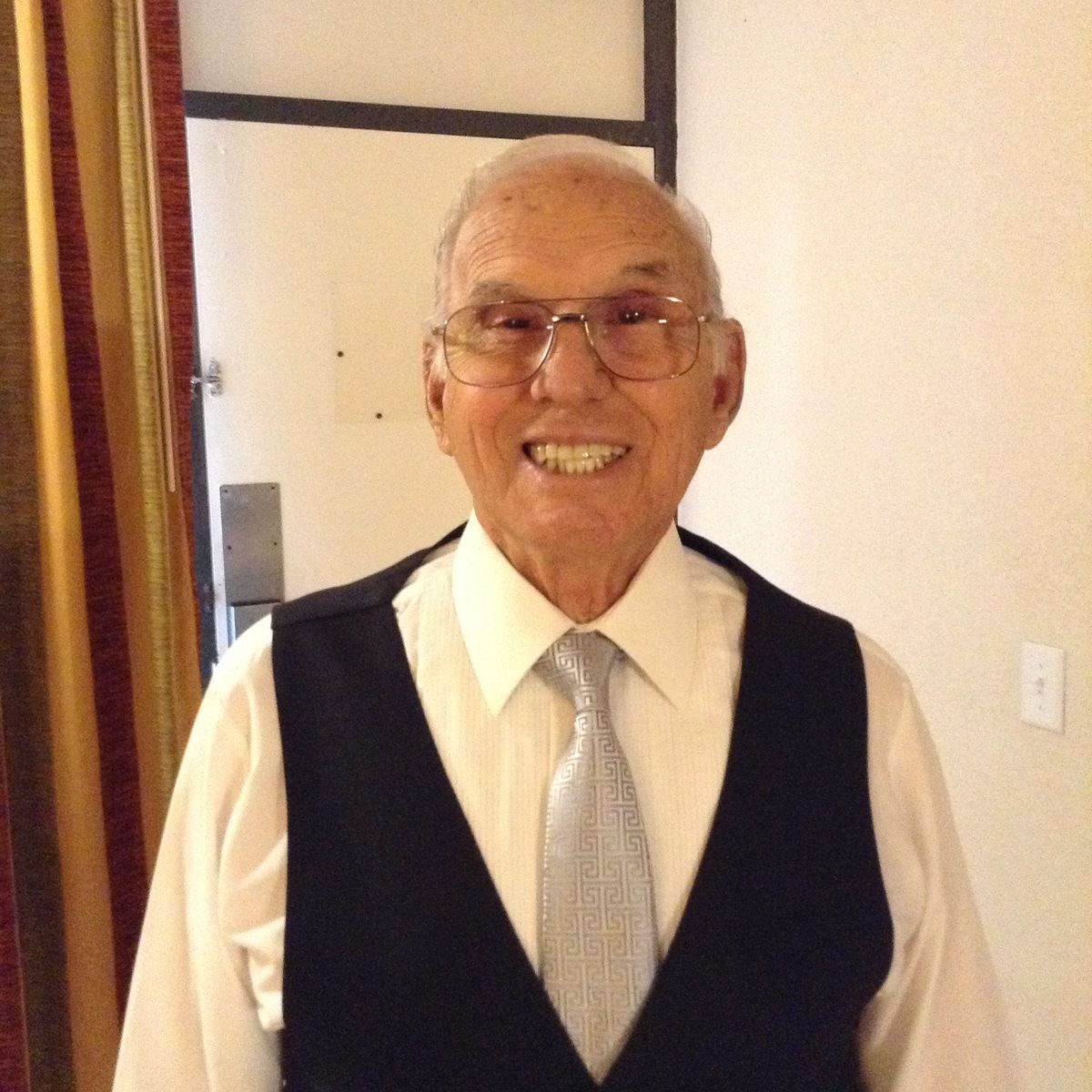 Customer photo review of Tie, Pocket Square and Cufflinks In Silver