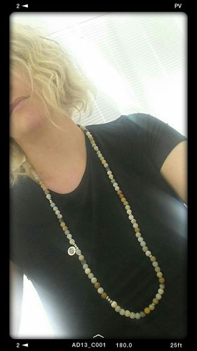 Customer photo review of Bracelet ou collier Mâlâ "Lotus" en Amazonite