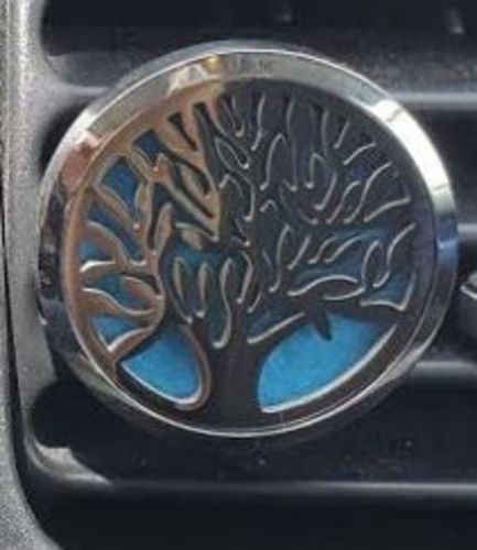 Customer photo review of Diffuseur d'huiles essentielles "Arbre de vie"pour la voiture