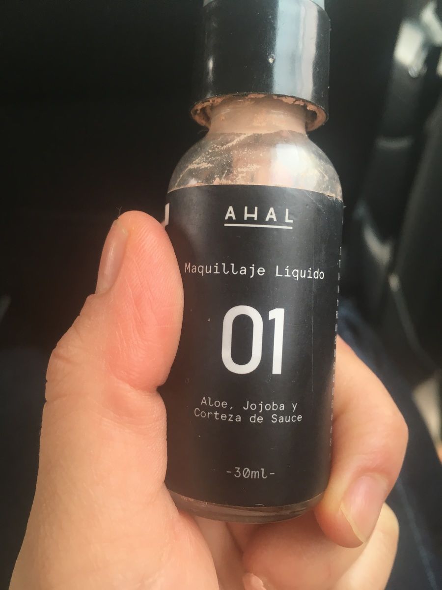 Customer photo review of Maquillaje Líquido 01