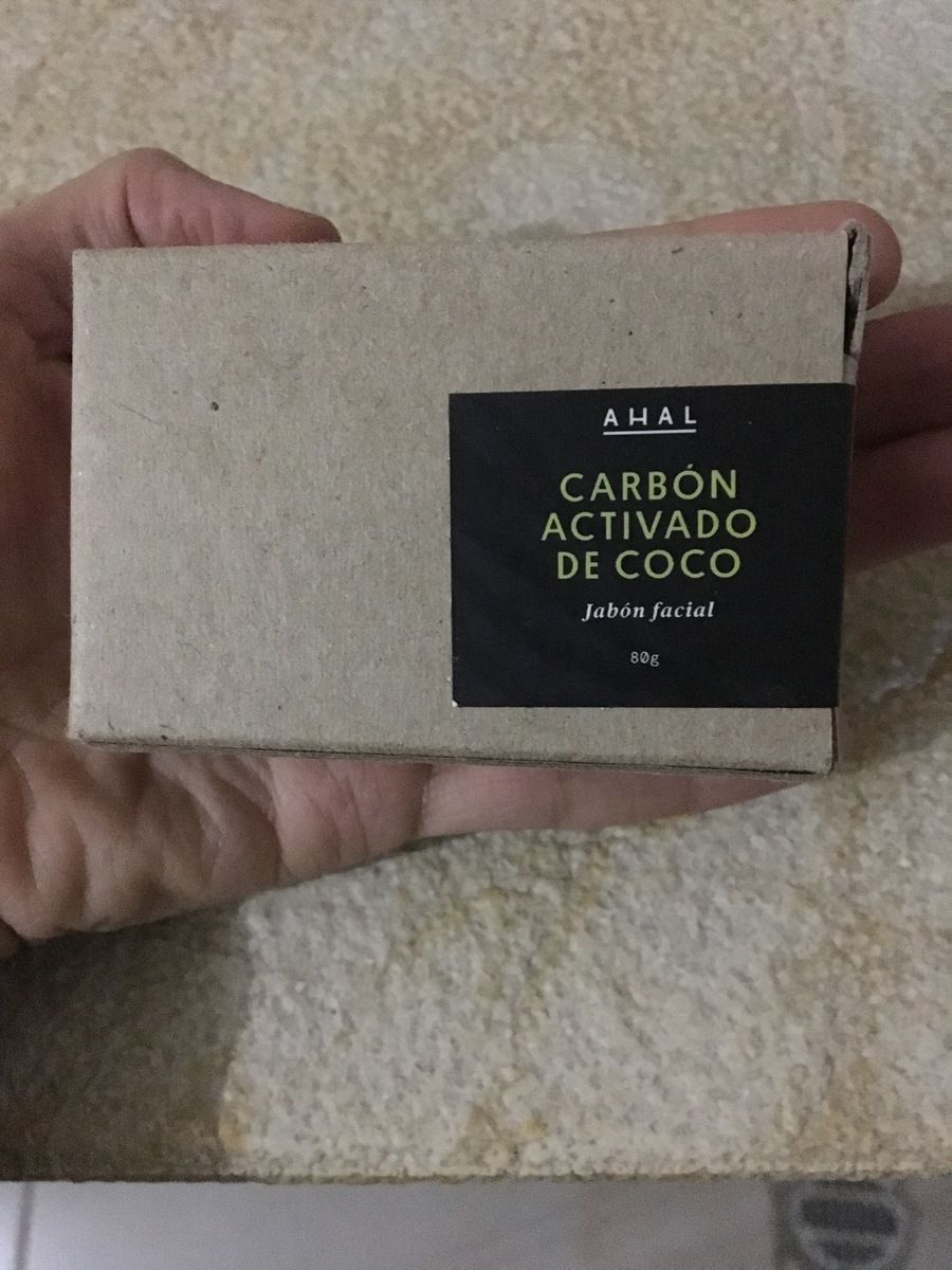 Customer photo review of Jabón Facial de Carbón Activado