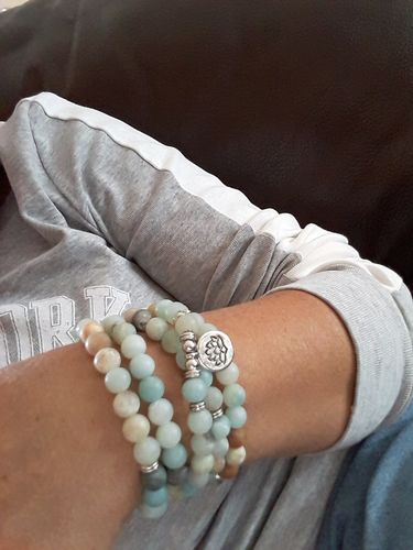 Customer photo review of Bracelet ou collier Mâlâ "Lotus" en Amazonite