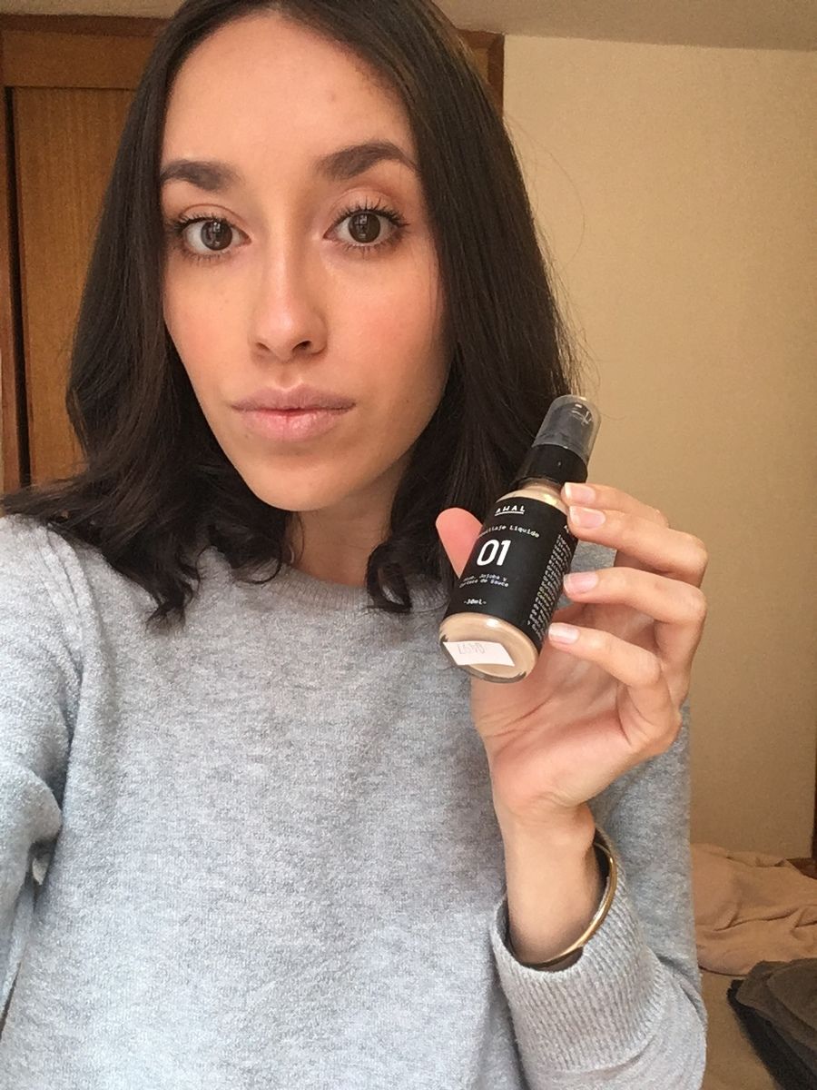 Customer photo review of Maquillaje Líquido 01