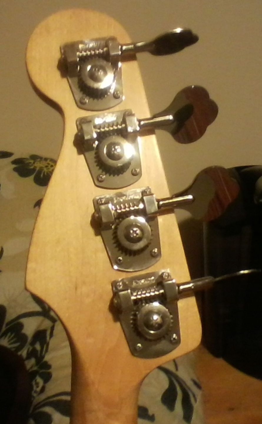 Customer photo review of HB7 Bass Tuning Machine