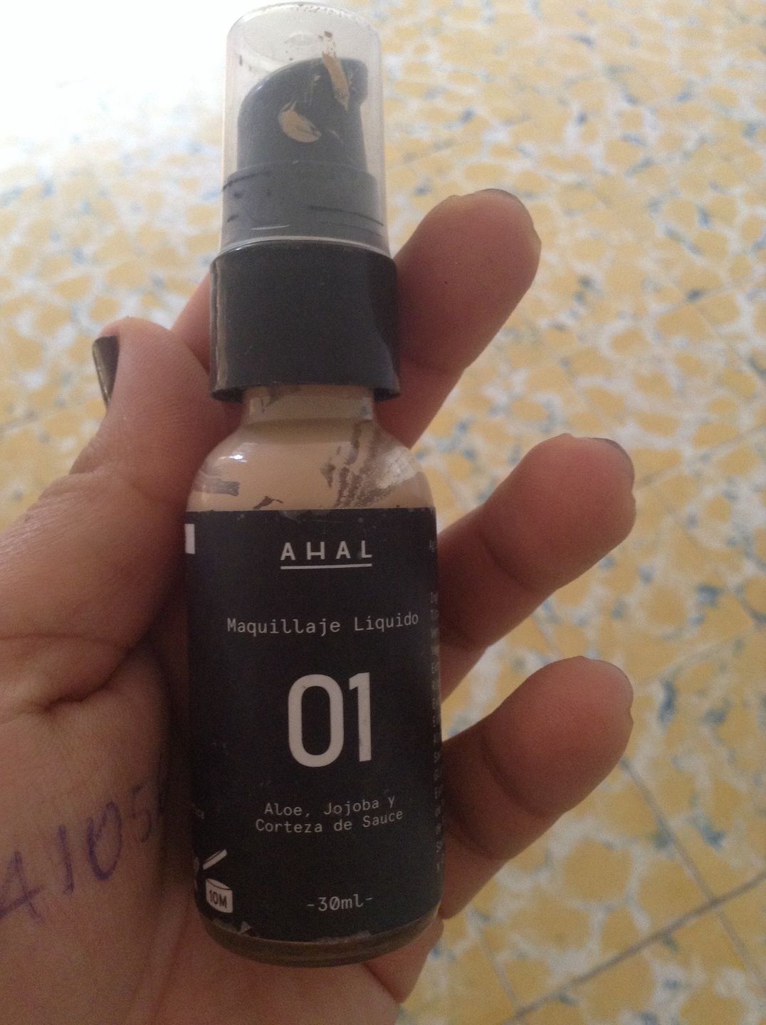 Customer photo review of Maquillaje Líquido 01