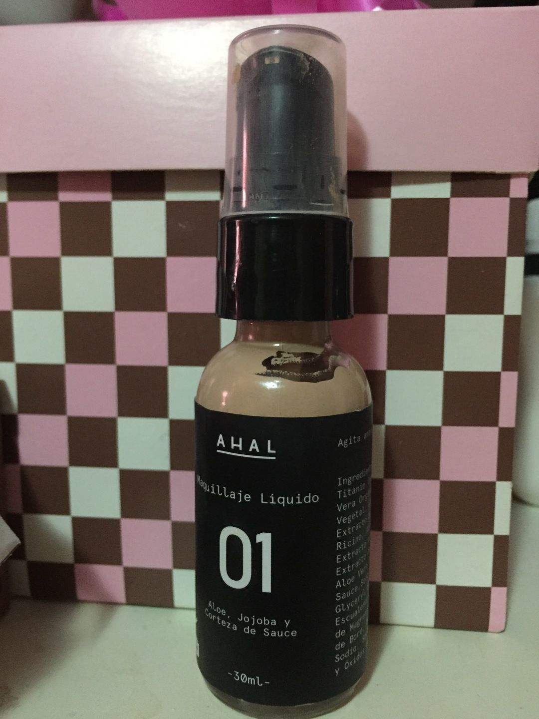 Customer photo review of Maquillaje Líquido 01