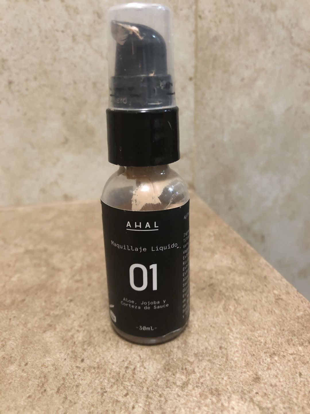 Customer photo review of Maquillaje Líquido 01