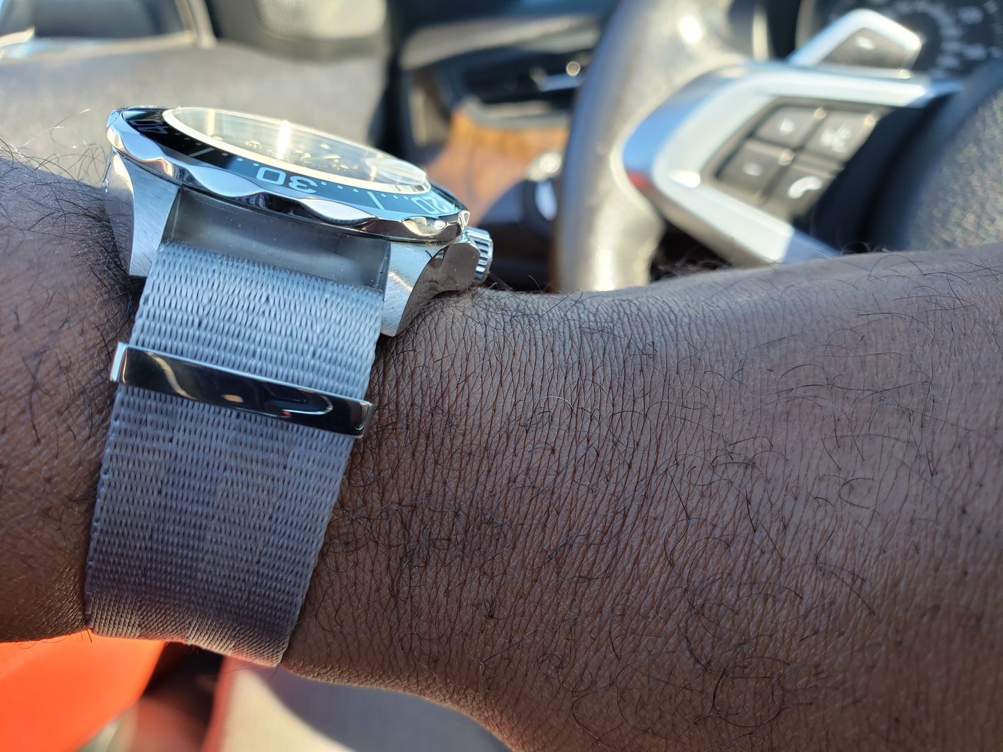 Customer photo review of AlphaShark Slim - Silver Lining
