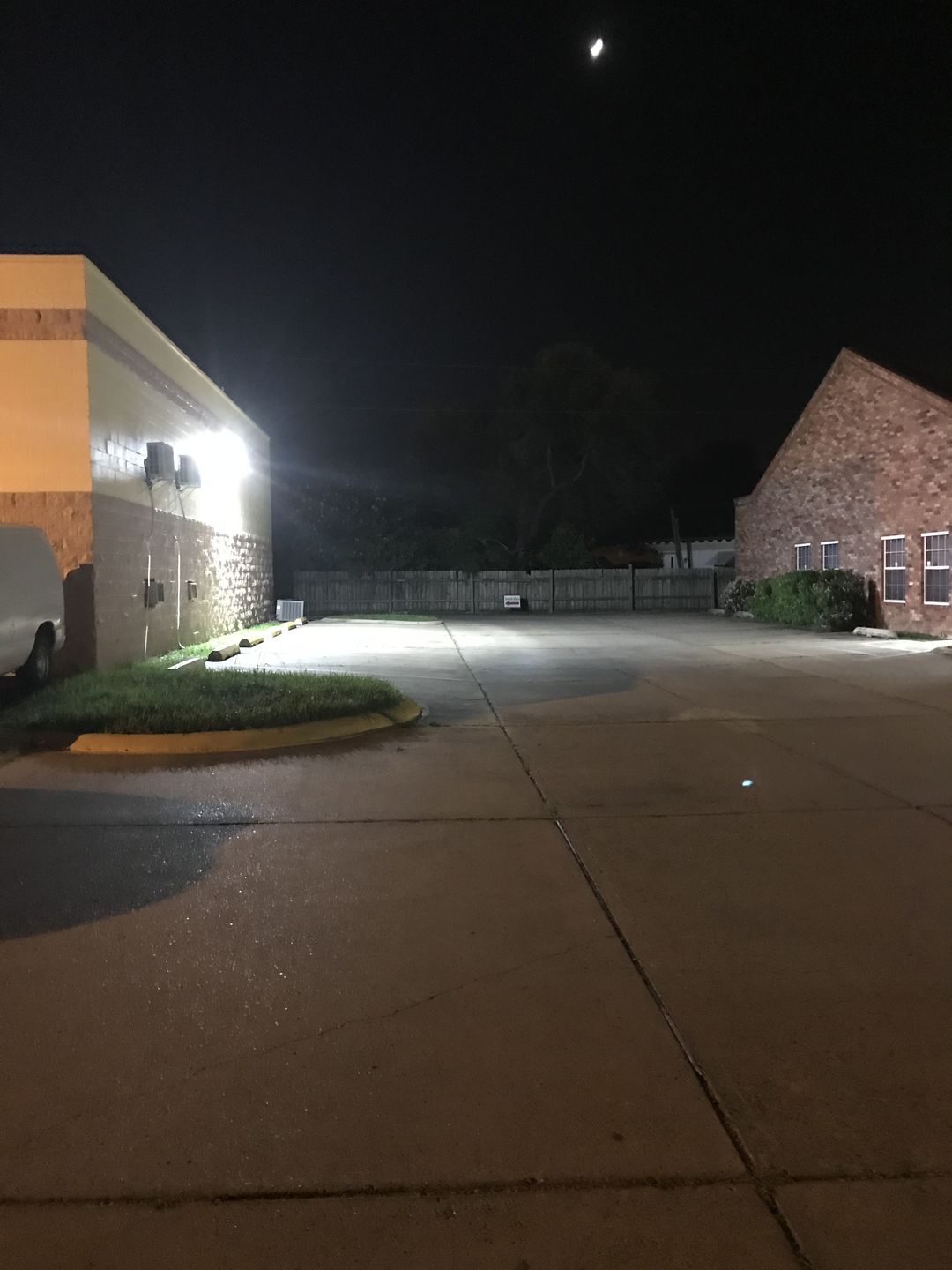 Customer photo review of LED Wall Pack 120w 5700K Forward Throw - 15,194 Lumens with Dusk-to-dawn Photocell