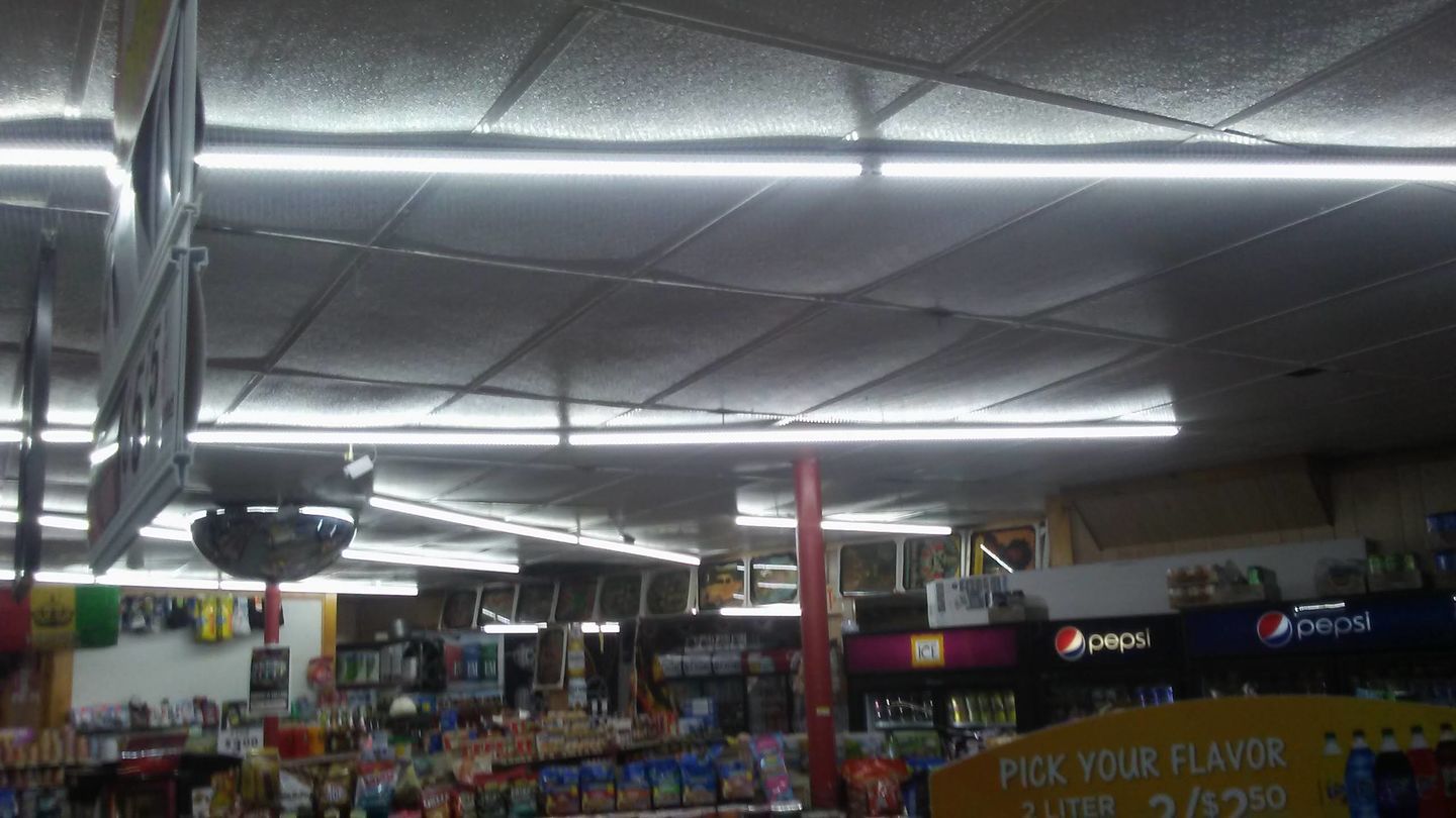 Customer photo review of T8 8ft V shape LED tube 60w Integrated 5000k Clear