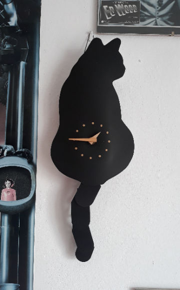 Customer photo review of Wag That Tail Clock