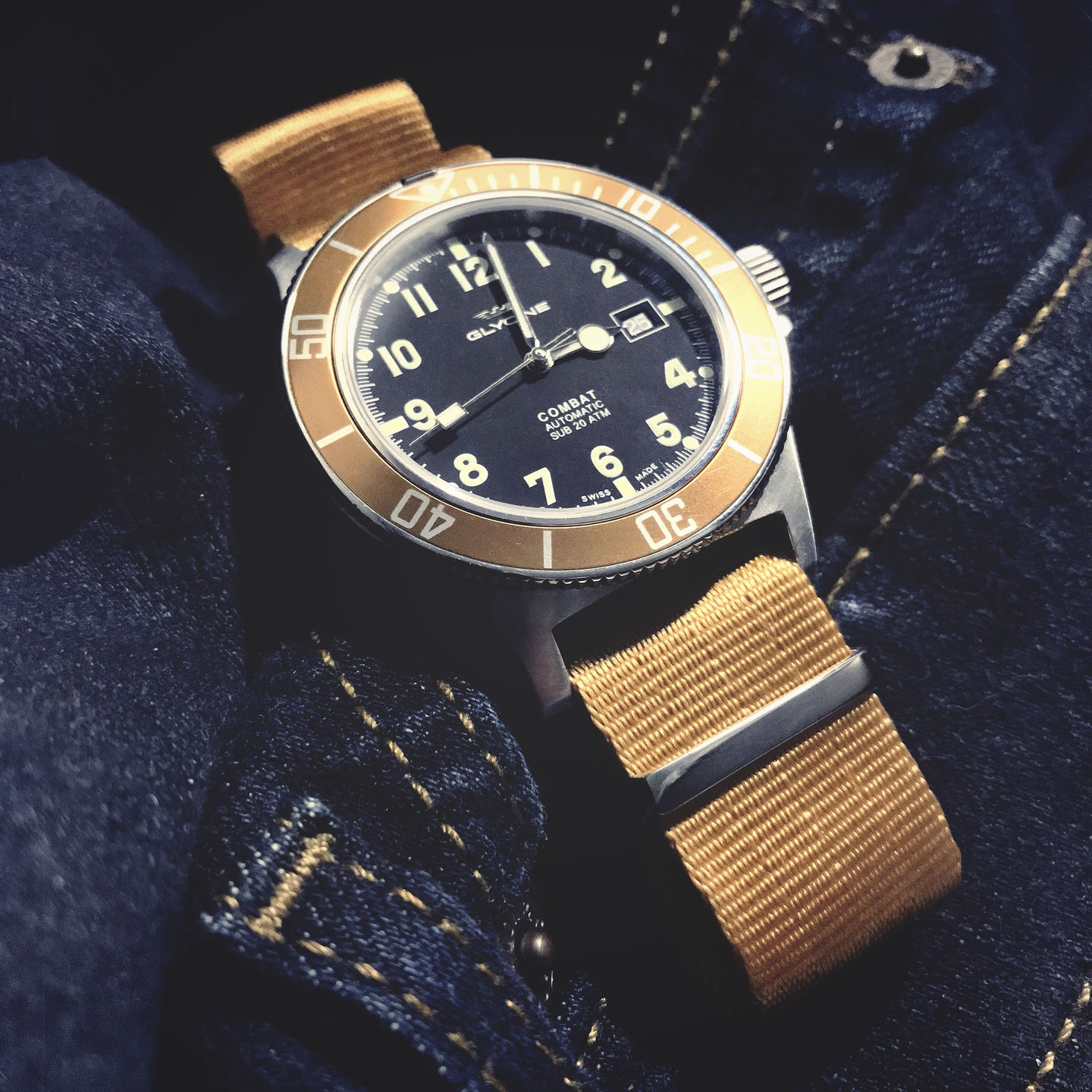 Customer photo review of AlphaShark Slim - Camel