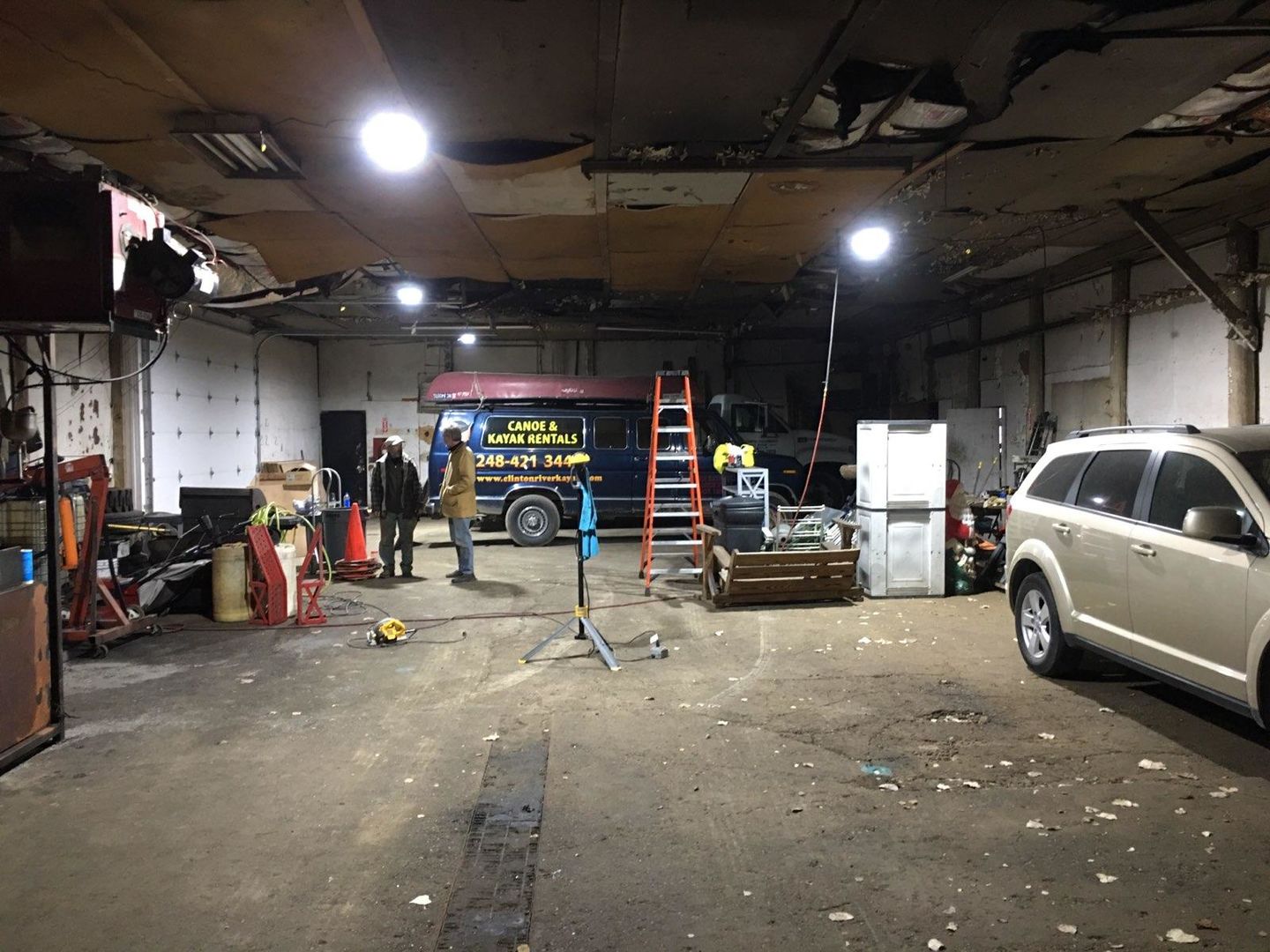 Customer photo review of High Bay LED Light 150W UFO 5700K - LED Warehouse Lighting - 20,098 Lumens