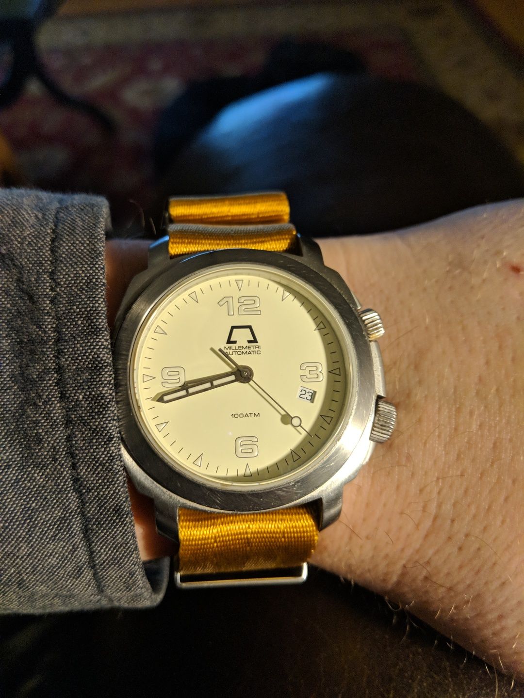 Customer photo review of AlphaShark Slim - Camel