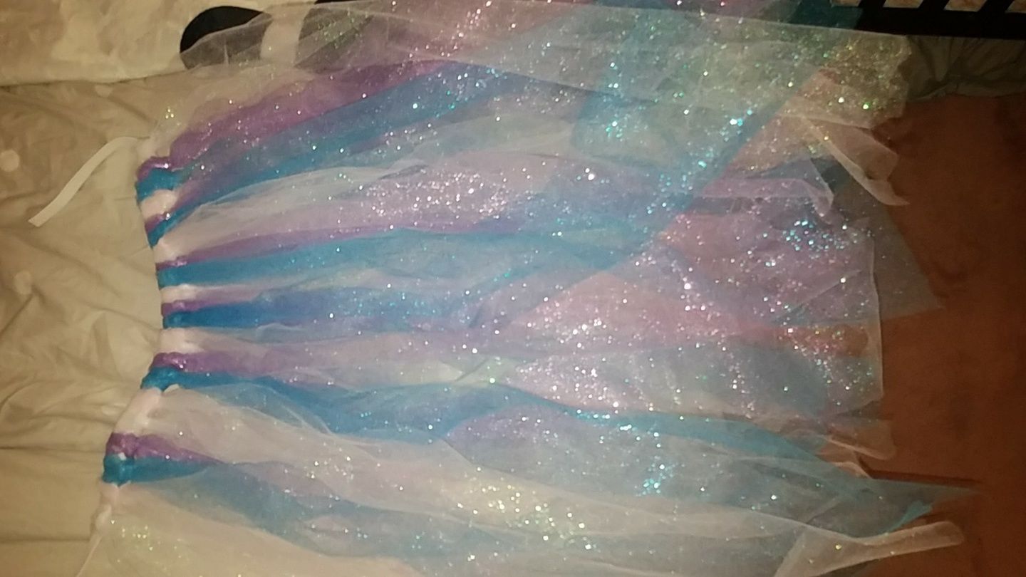 Customer photo review of 6" Glittered Tulle (10 Yards)