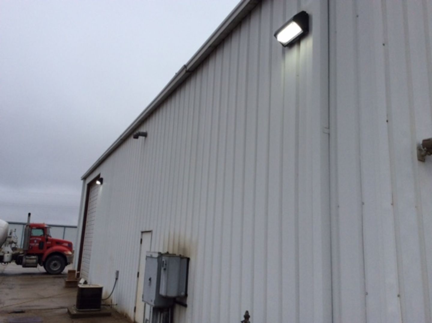 Customer photo review of LED Wall Pack 120w 5700K Forward Throw - 15,194 Lumens with Dusk-to-dawn Photocell