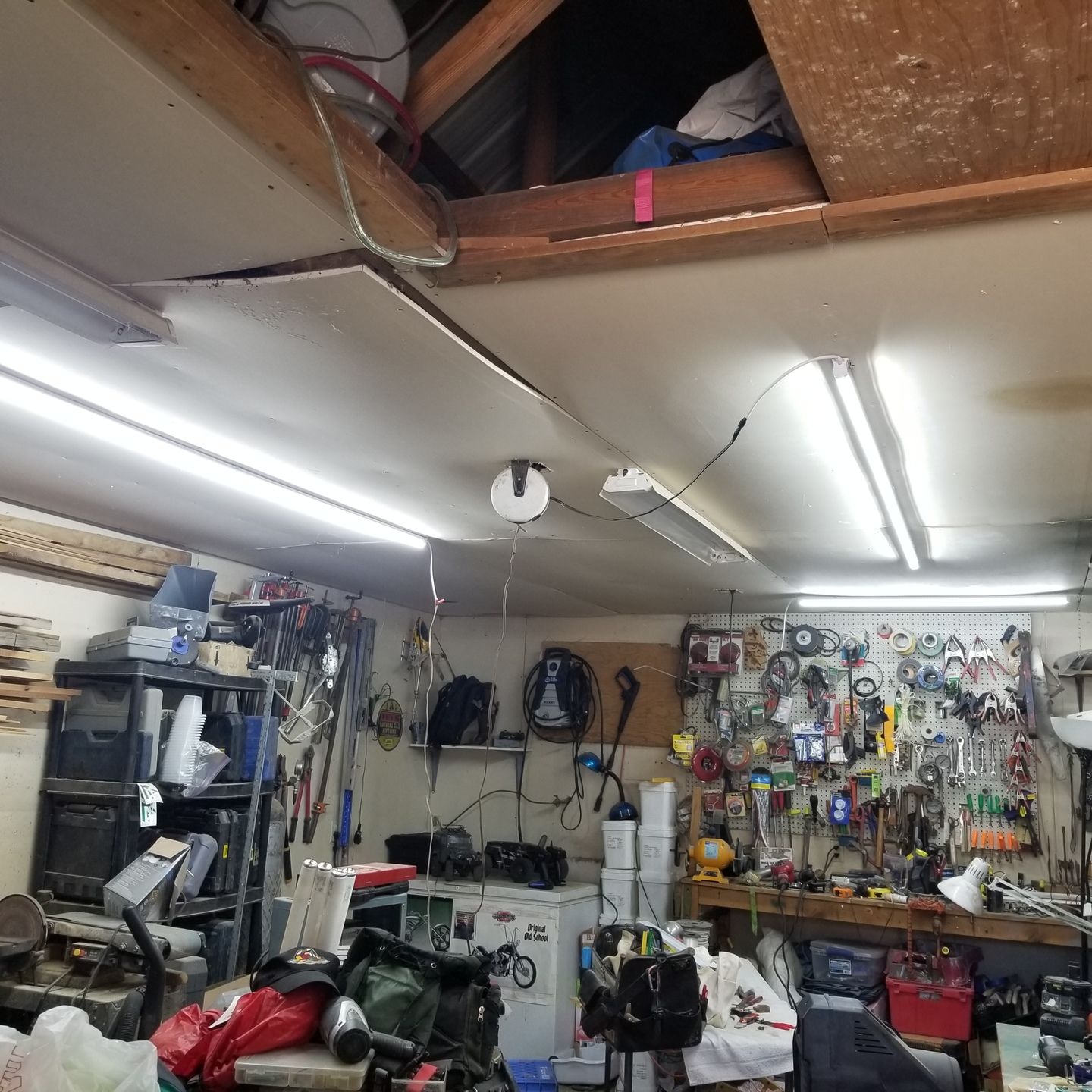 Customer photo review of T8 4ft V Shape LED Tube 30W Integrated 6500k Clear, 4 foot LED shop lights, 4000 Lumens