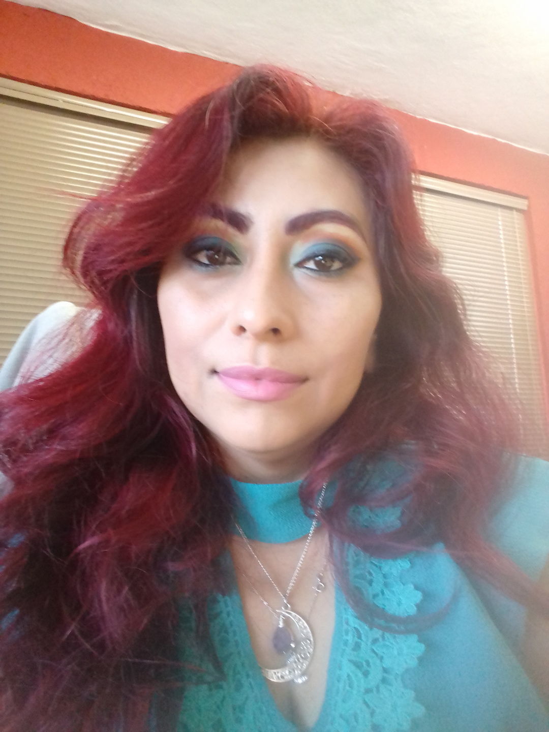 Customer photo review of Maquillaje Líquido 02