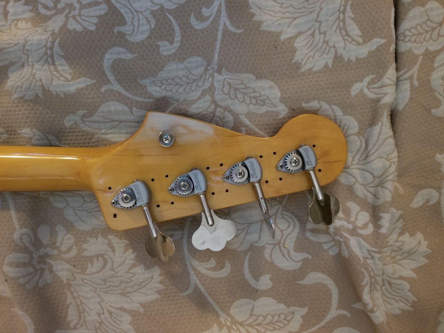 Customer photo review of HB6 - 1/2" Ultralite® Bass Tuning Machine