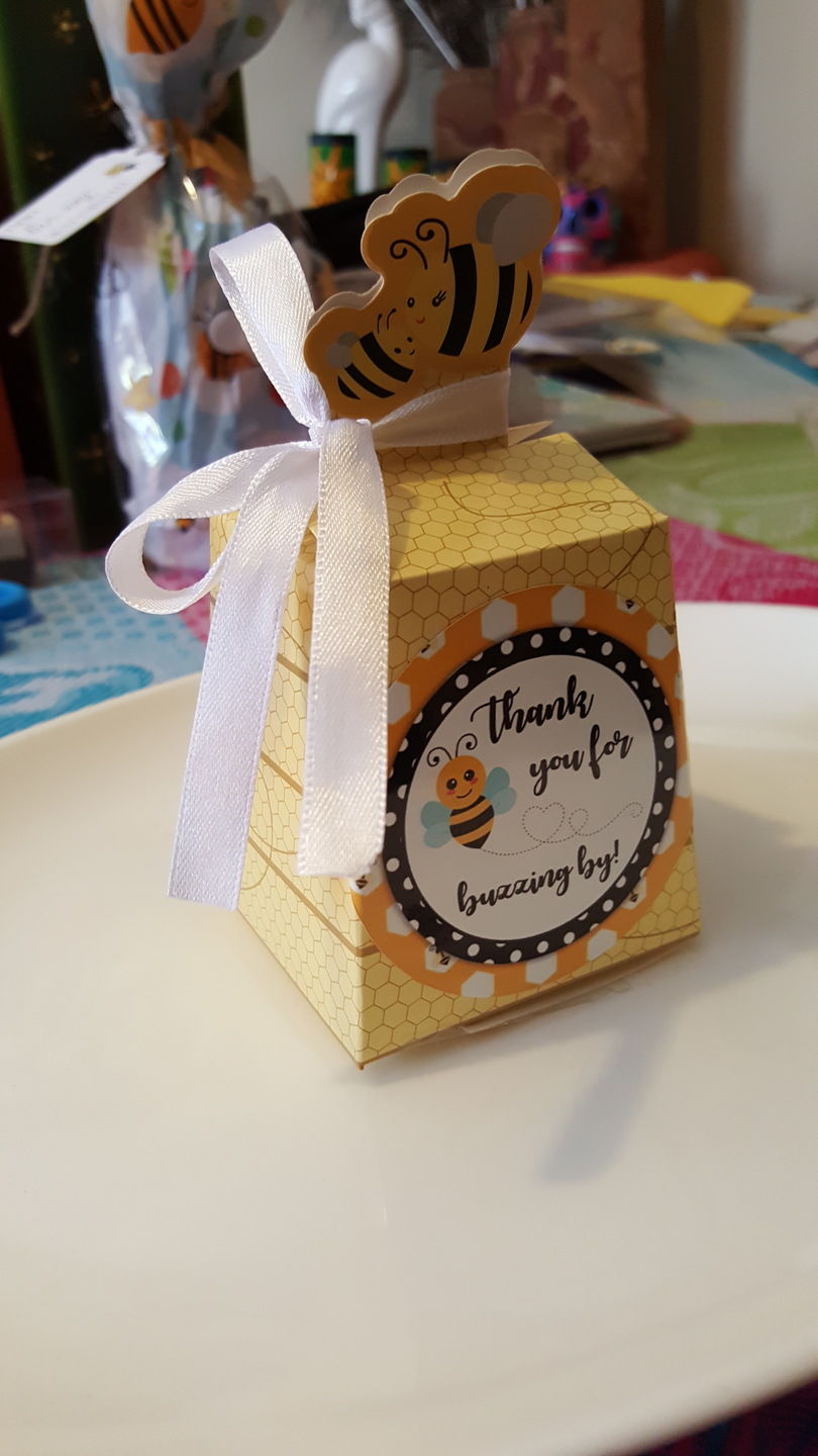 Customer photo review of Bee Favor Boxes (12 pieces)