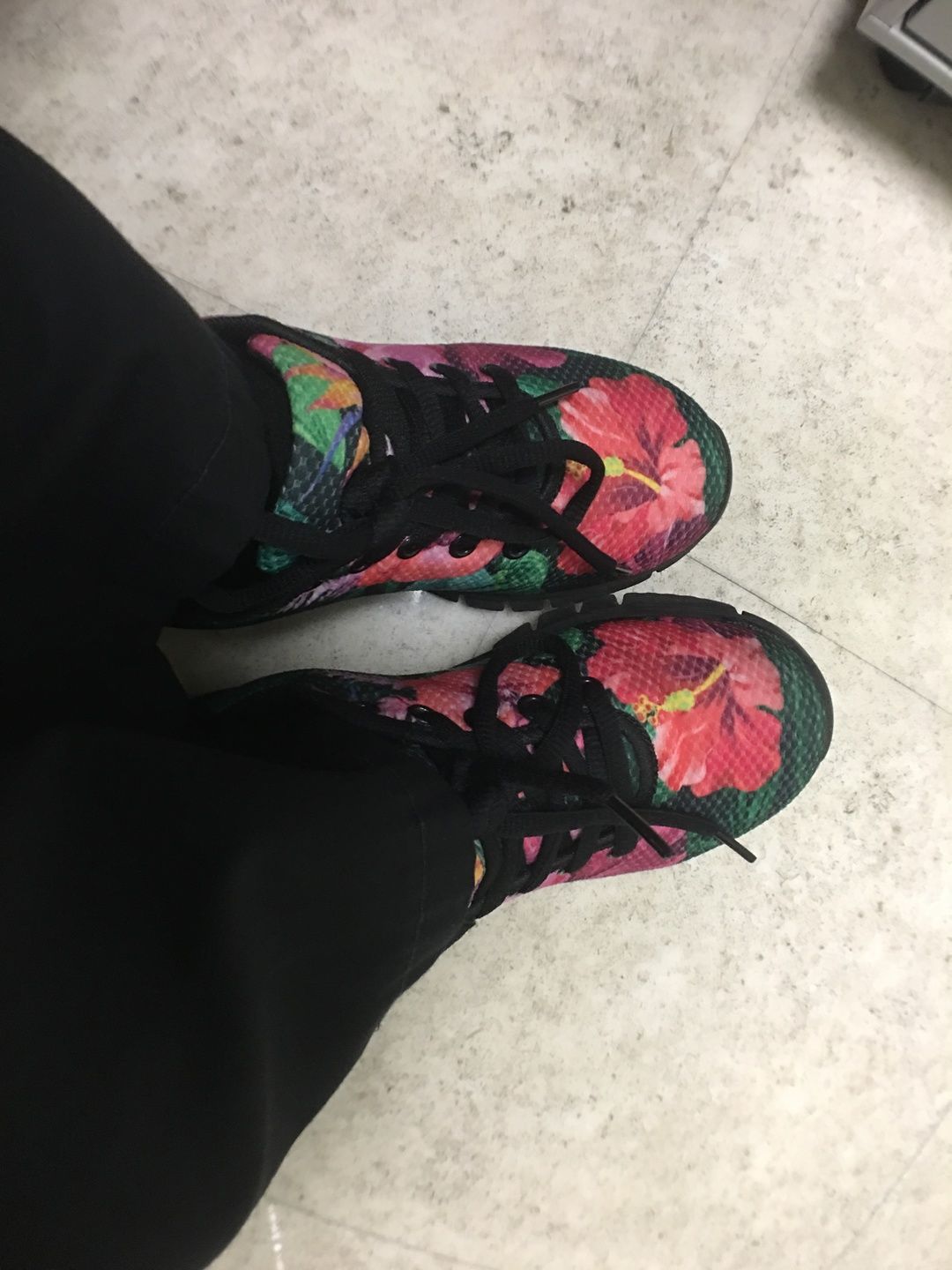 Customer photo review of Women's sneakers Hibiscus Plumeria Hawaii flower haw1093