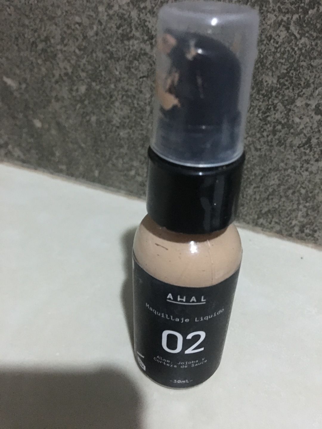 Customer photo review of Maquillaje Líquido 02