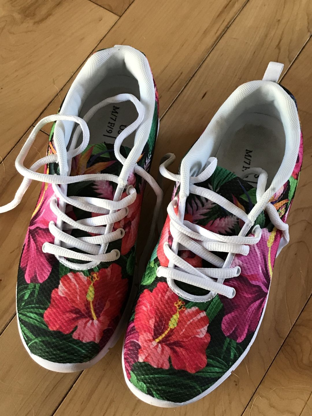 Customer photo review of Women's sneakers Hibiscus Plumeria Hawaii flower haw1093
