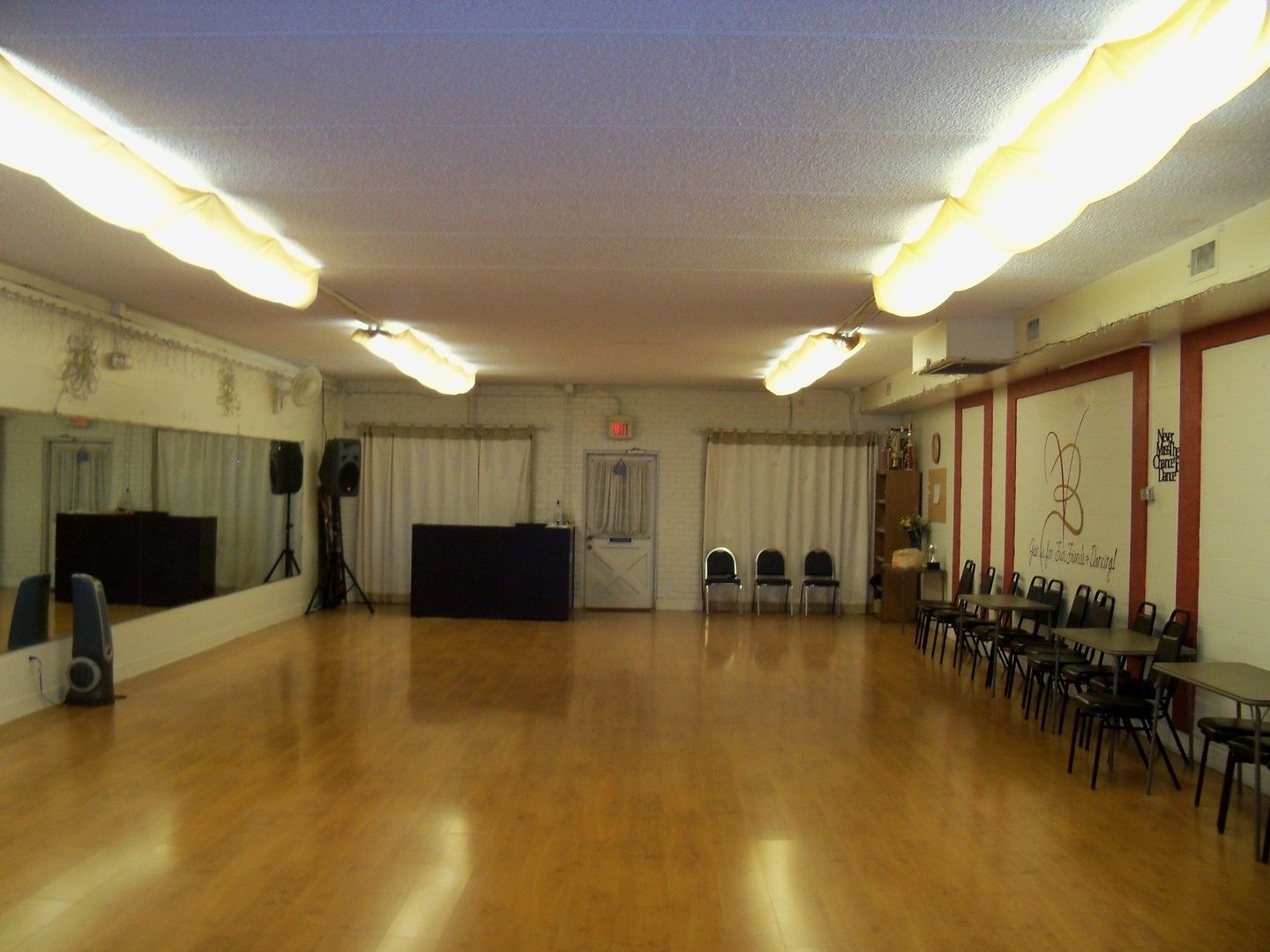 Customer photo review of T8 8ft LED Tube 40W 4800 Lumens Single Pin 4000K Frosted