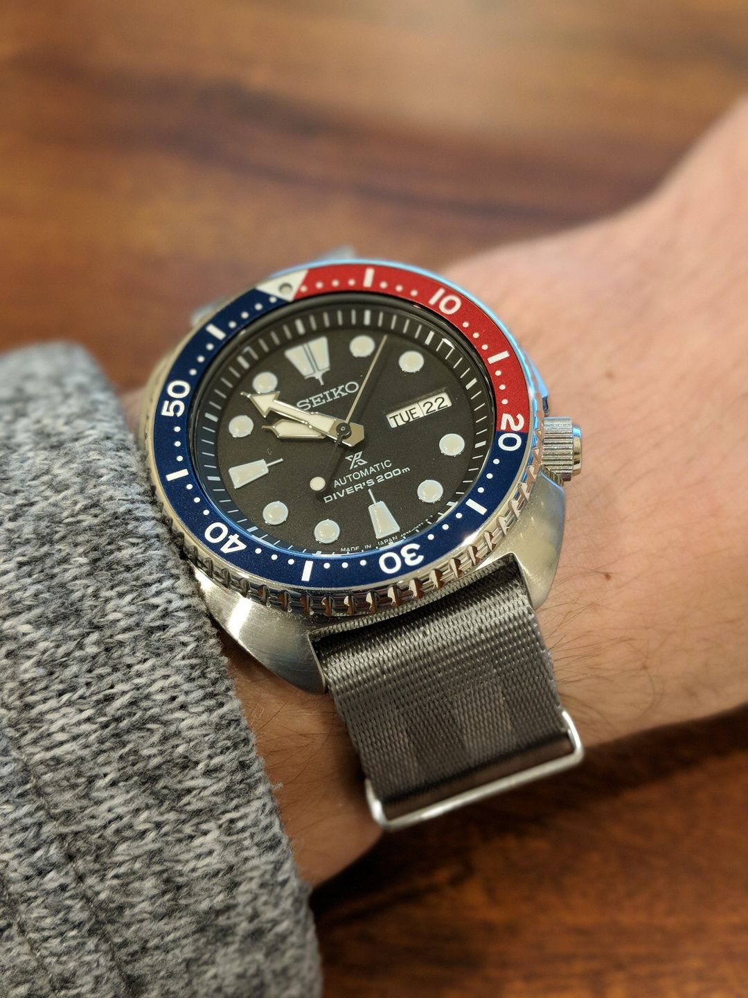 Customer photo review of AlphaShark Slim - Silver Lining