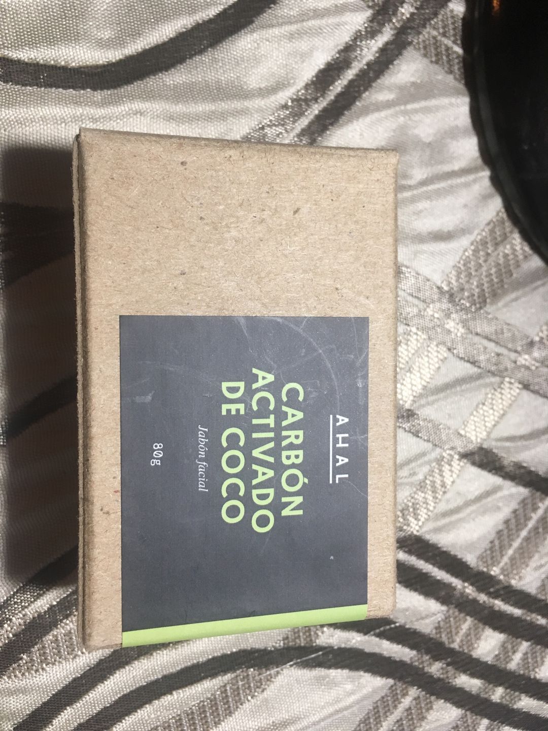 Customer photo review of Jabón Facial de Carbón Activado