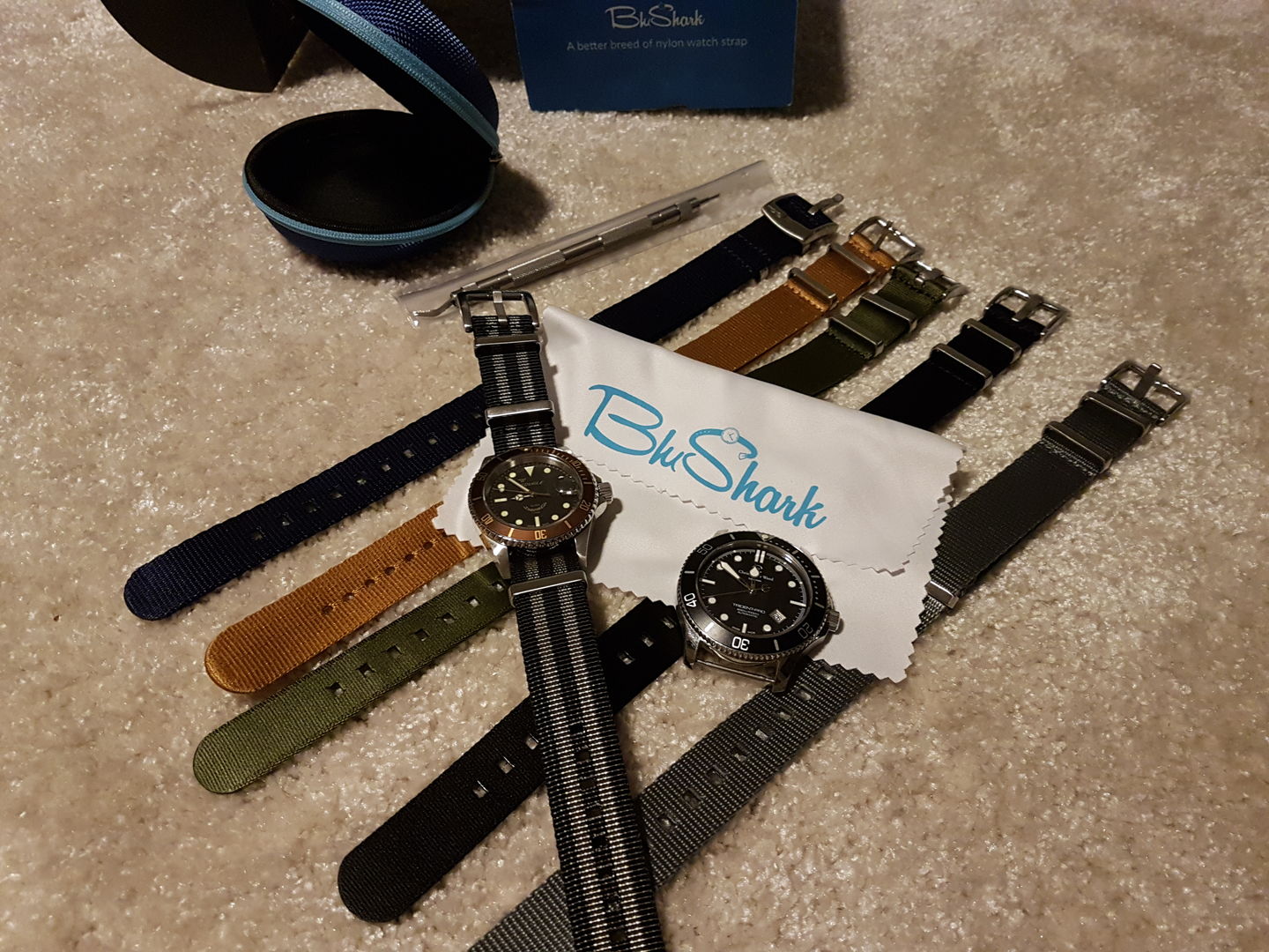 Customer photo review of AlphaShark Slim - Camel