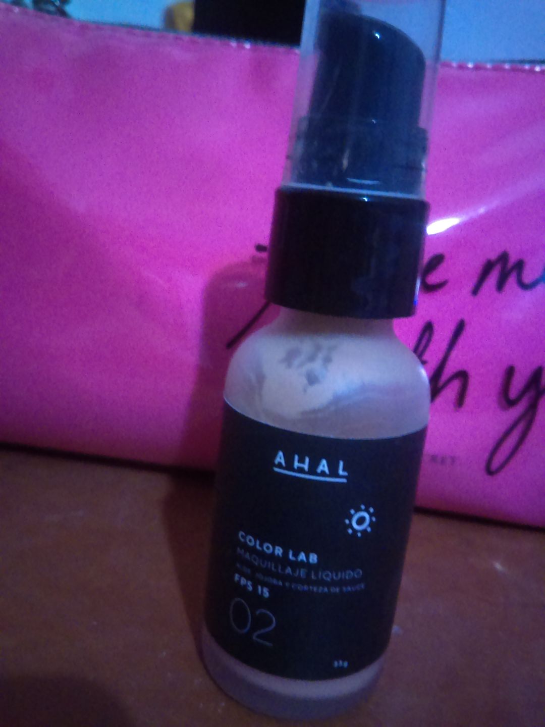 Customer photo review of Maquillaje Líquido 02