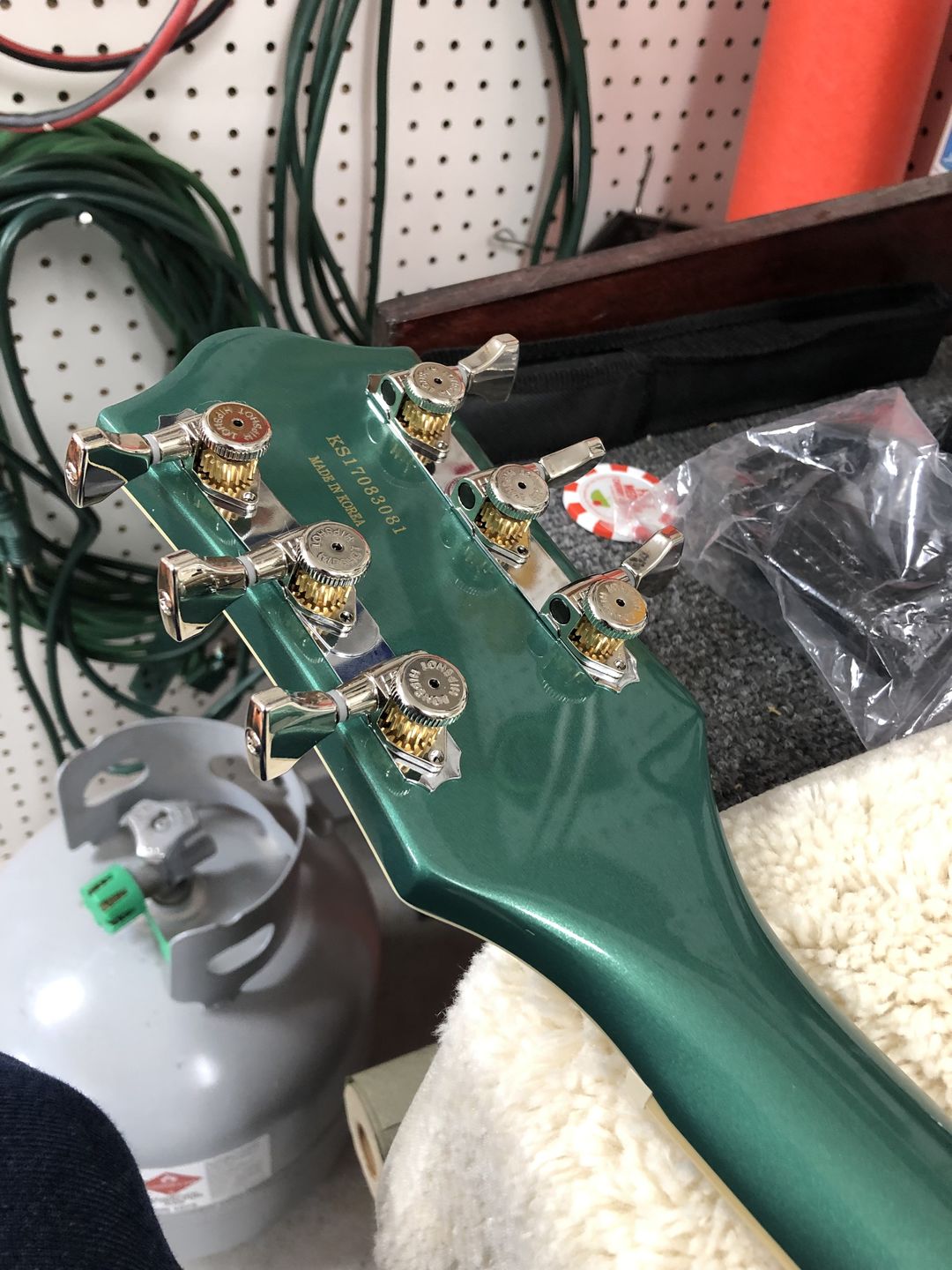 Customer photo review of Guitar Tuner Upgrade Kit for 3+3 Headstocks (10mm Post Holes)