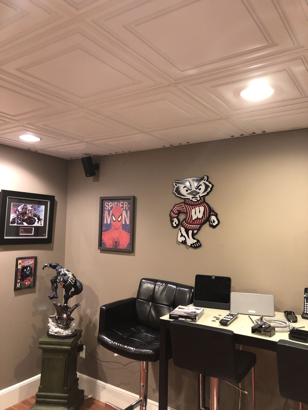 Customer photo review of University of Wisconsin Badger 3D Vintage Metal Artwork