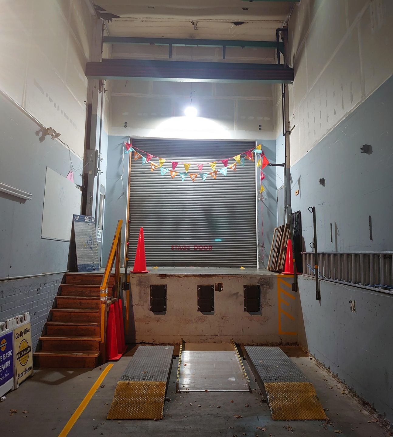 Customer photo review of High Bay LED Light 150W UFO 5700K - LED Warehouse Lighting - 20,098 Lumens
