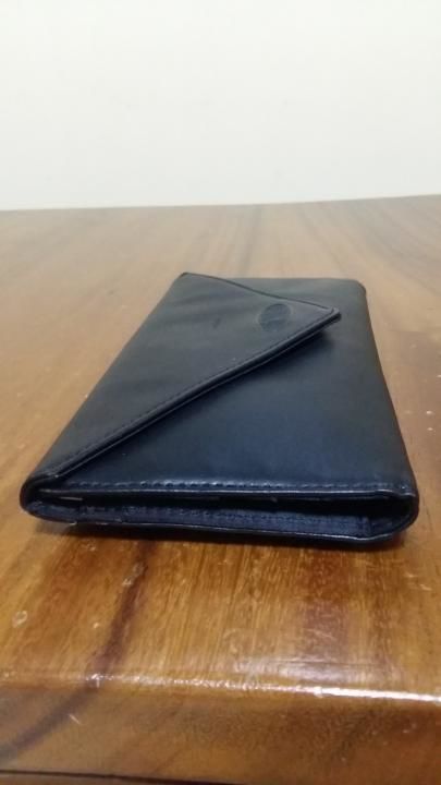 Customer photo review of Leather Slimvelope Black